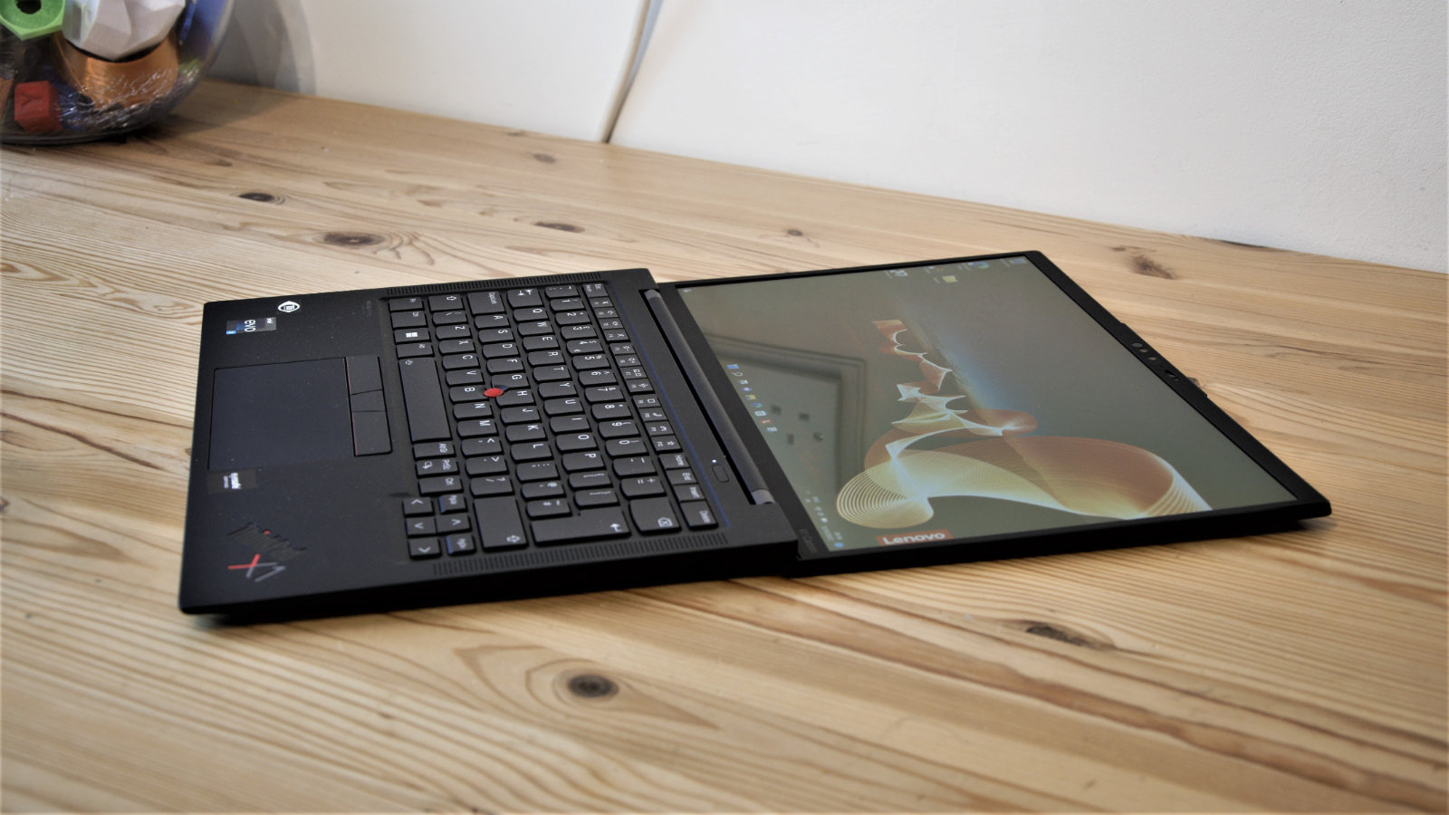 Lenovo_ThinkPad X1 Carbon Gen 10