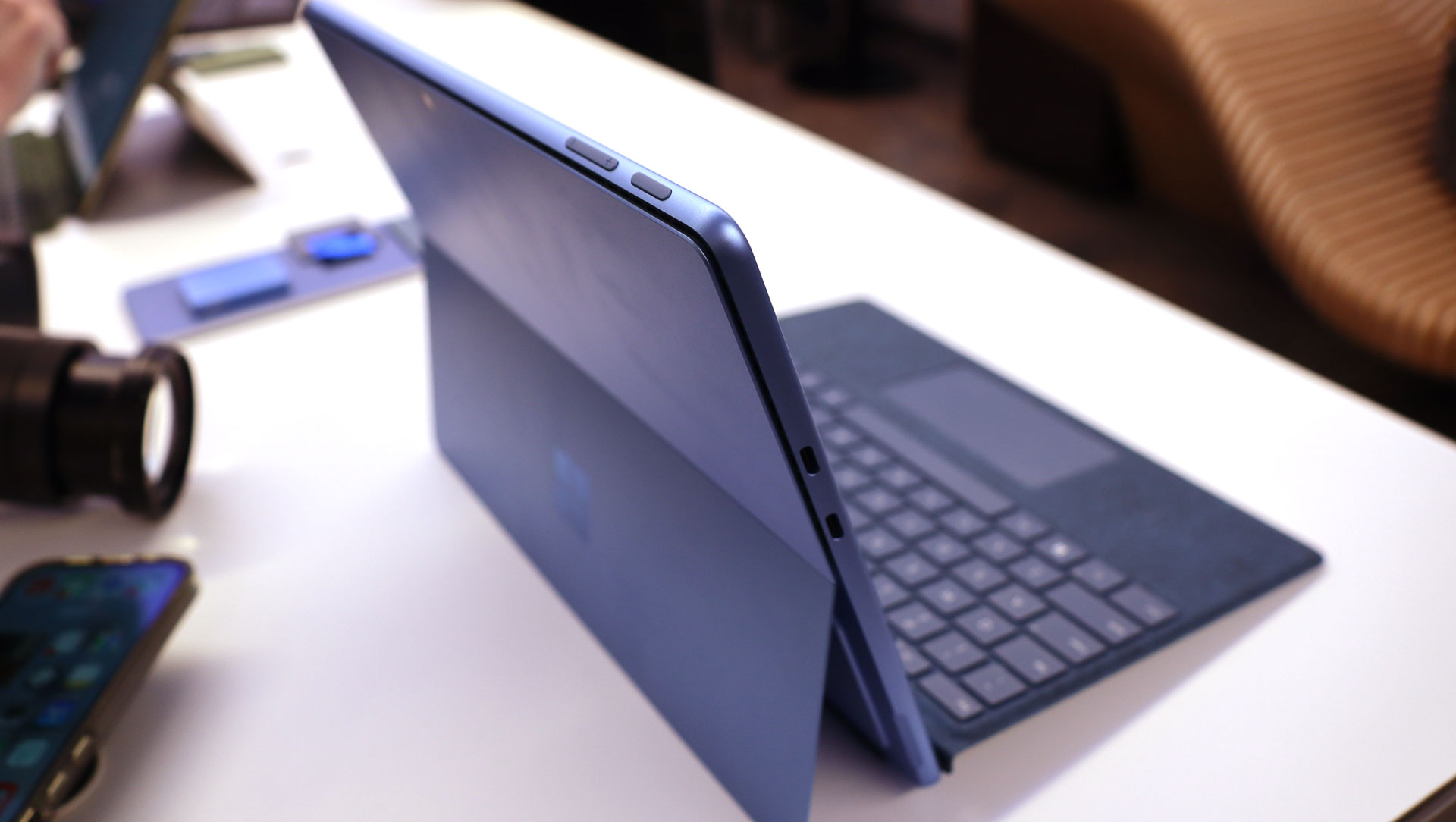 Мощность и громкость Microsoft Surface Pro 9